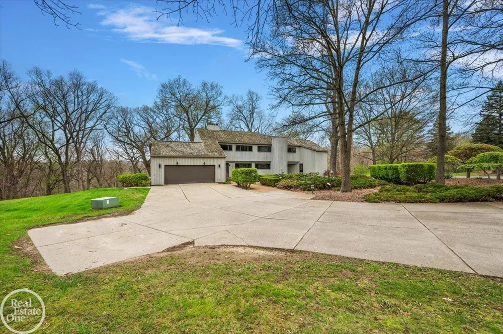 3750 Orion Road Oakland Charter Township, MI 48363