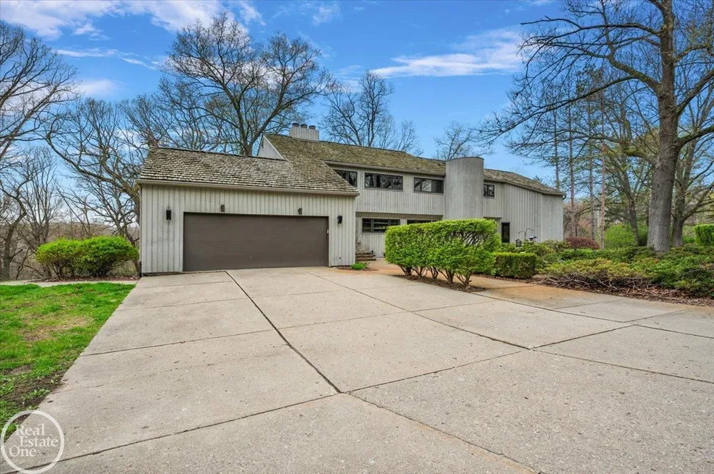 3750 Orion Road Oakland Charter Township, MI 48363