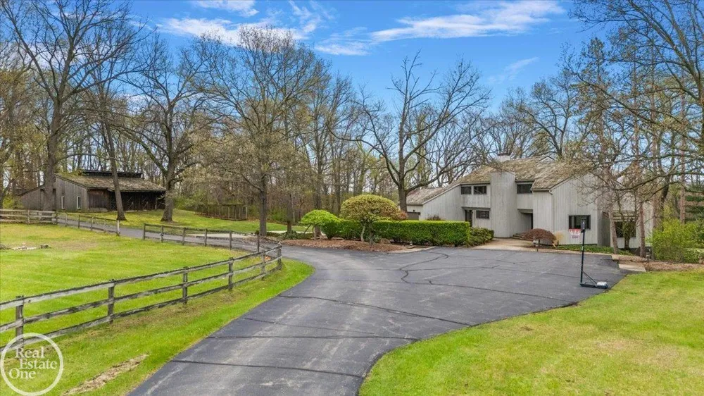 3750 Orion Road Oakland Charter Township, MI 48363