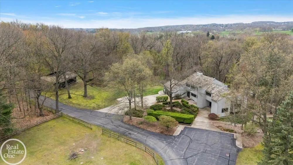3750 Orion Road Oakland Charter Township, MI 48363