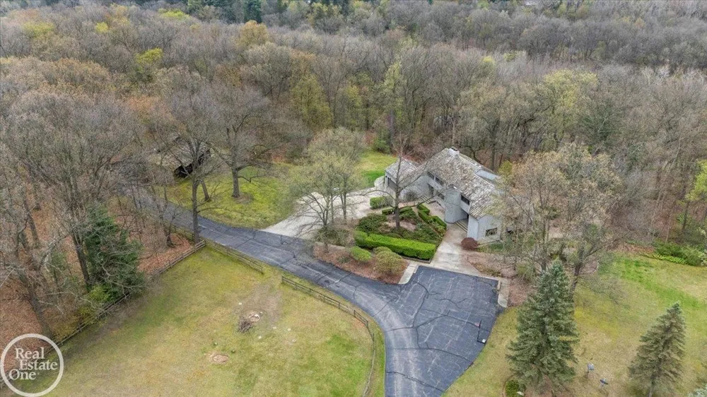 3750 Orion Road Oakland Charter Township, MI 48363