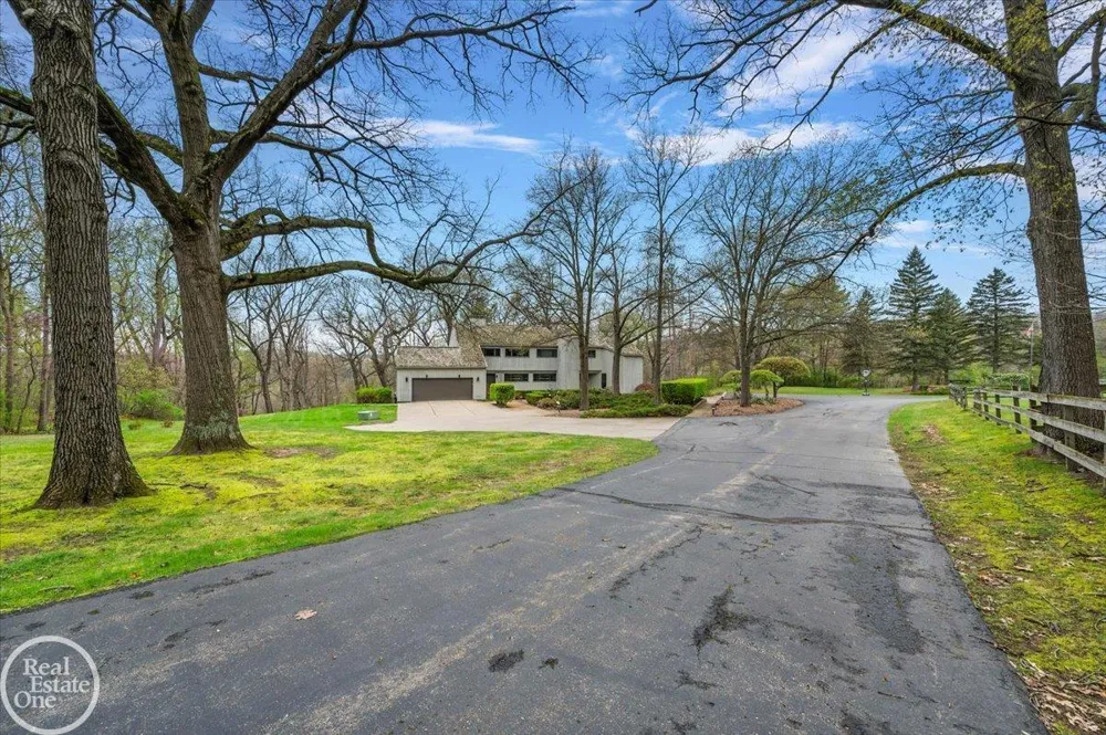 3750 Orion Road Oakland Charter Township, MI 48363