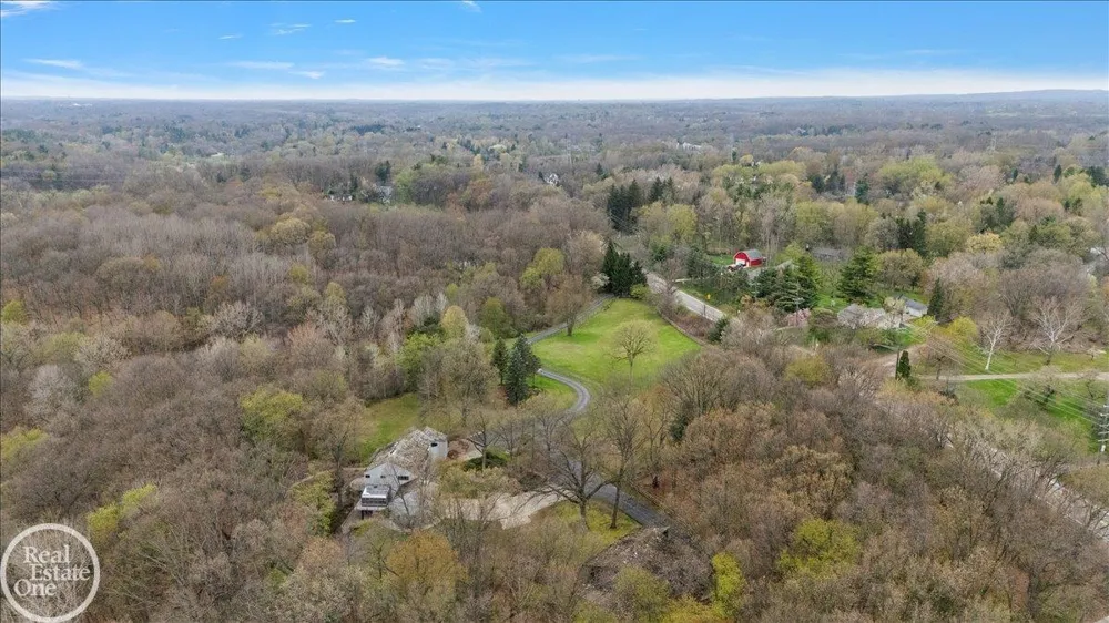 3750 Orion Road Oakland Charter Township, MI 48363