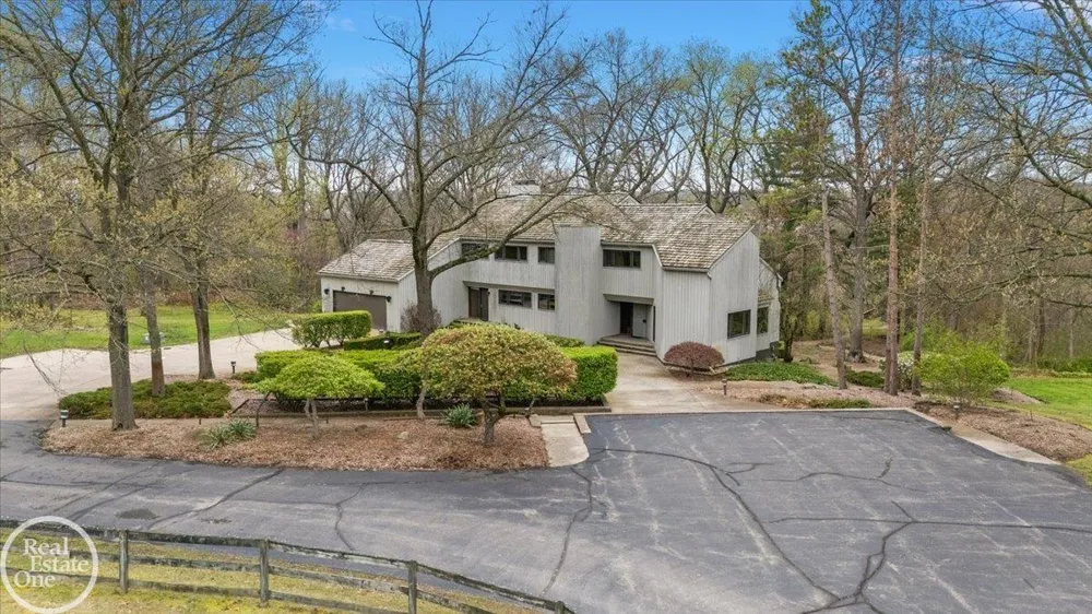 3750 Orion Road Oakland Charter Township, MI 48363