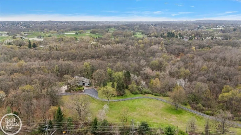 3750 Orion Road Oakland Charter Township, MI 48363