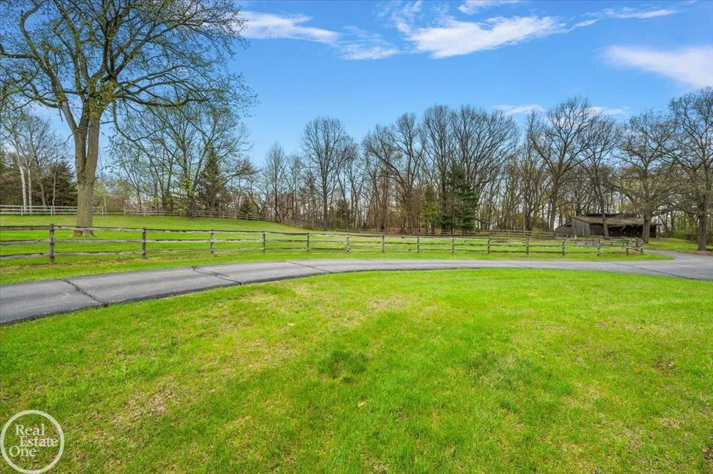 3750 Orion Road Oakland Charter Township, MI 48363