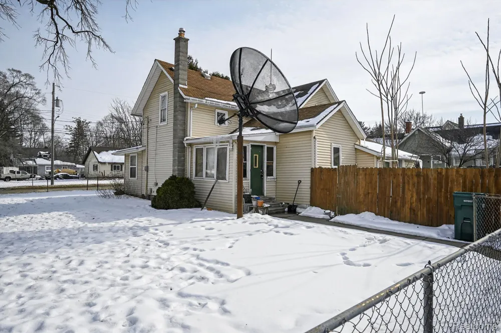 1002 S Shiawassee Street