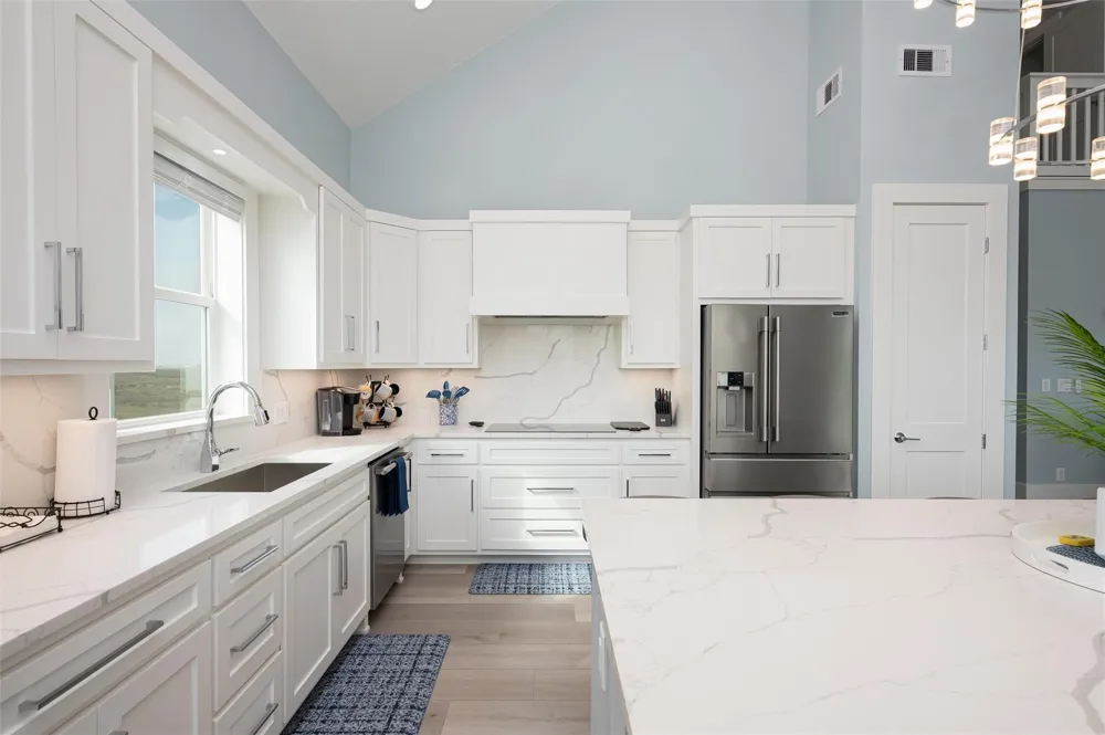 2425 Audubon Avenue Gilchrist, TX 77617