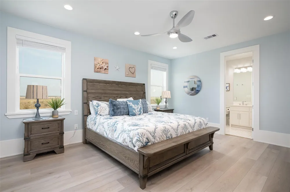 2425 Audubon Avenue Gilchrist, TX 77617