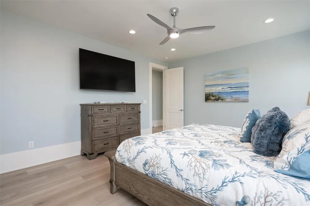 2425 Audubon Avenue Gilchrist, TX 77617