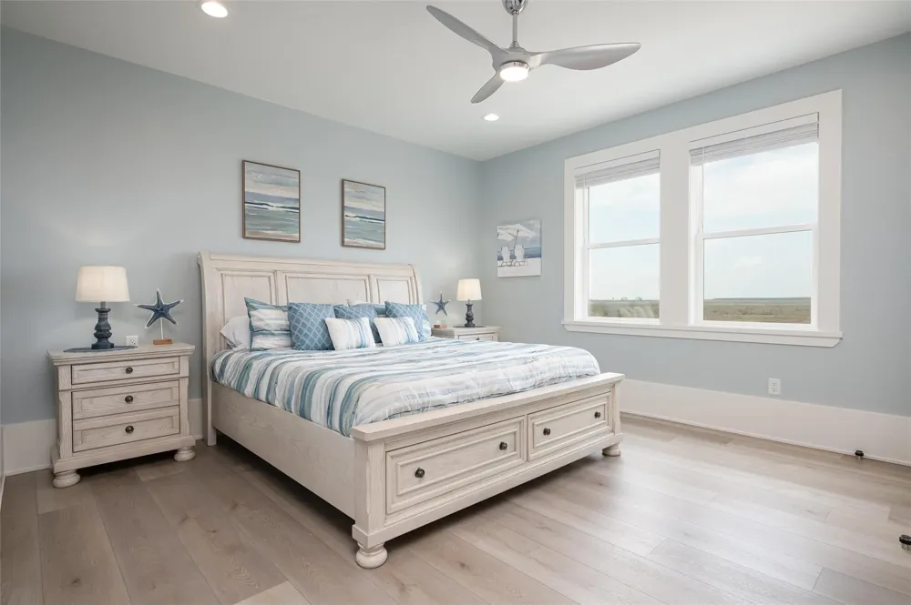 2425 Audubon Avenue Gilchrist, TX 77617