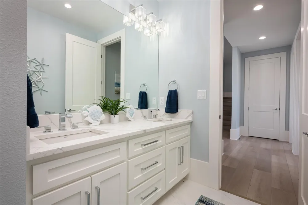 2425 Audubon Avenue Gilchrist, TX 77617