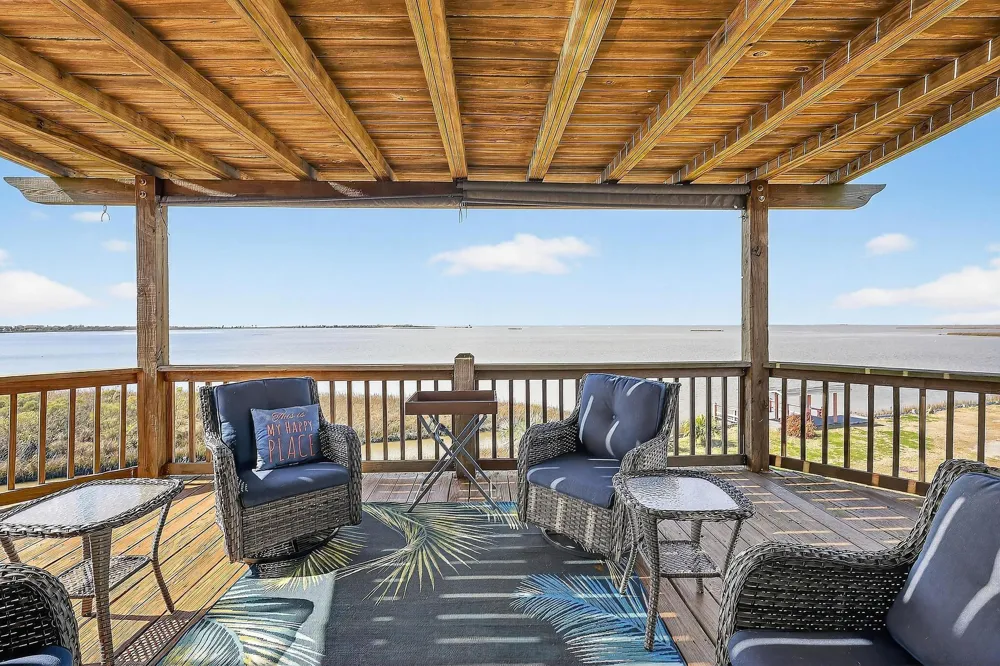 1124 Faggards Road Gilchrist, TX 77617
