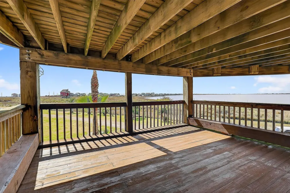 1124 Faggards Road Gilchrist, TX 77617
