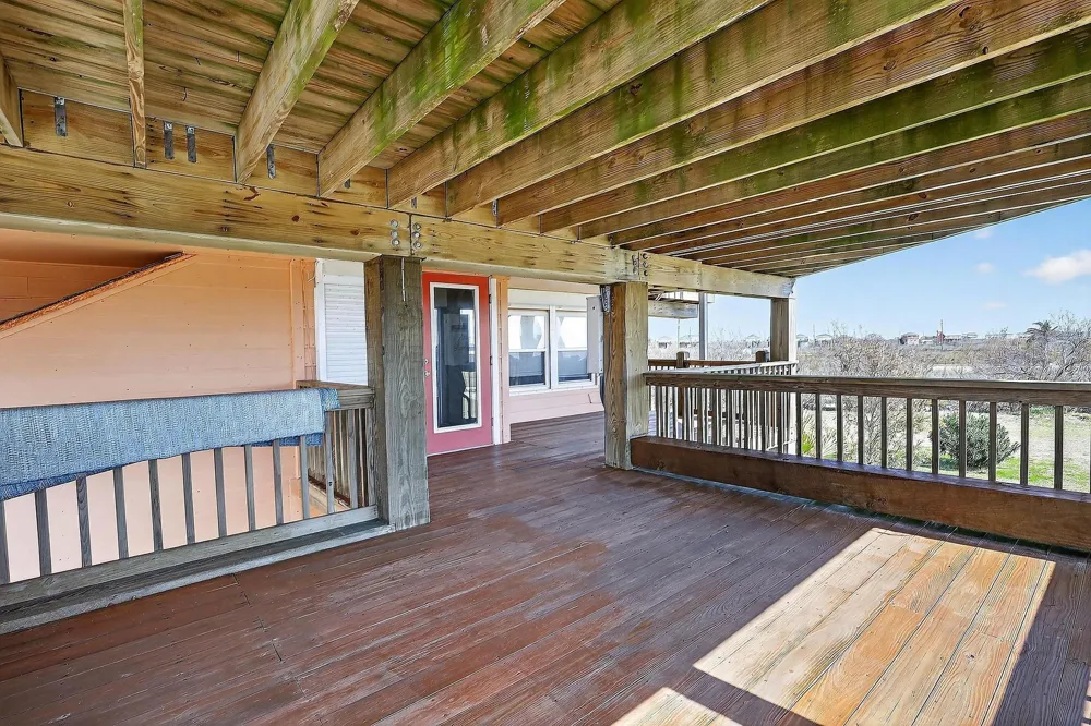 1124 Faggards Road Gilchrist, TX 77617
