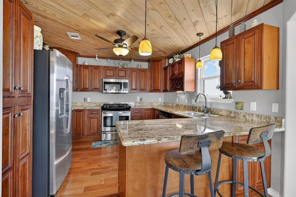 1124 Faggards Road Gilchrist, TX 77617