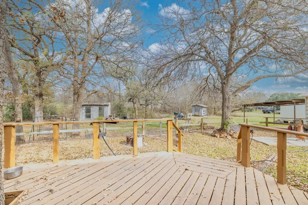 21 N CR 235 Gonzales, TX 78629