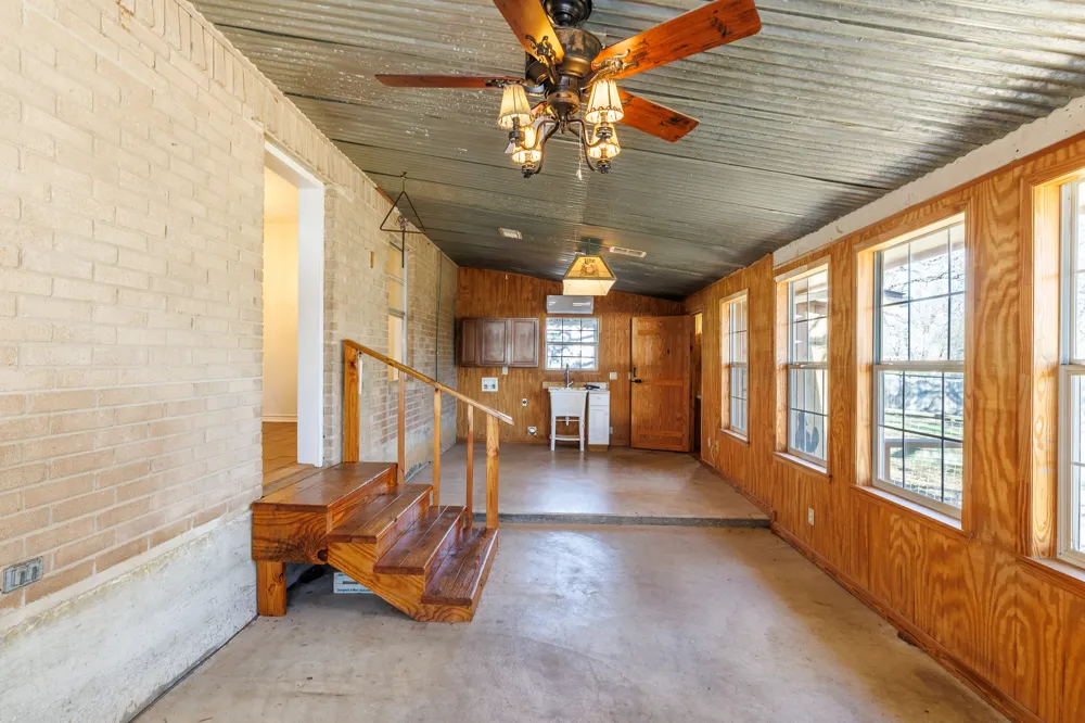 21 N CR 235 Gonzales, TX 78629