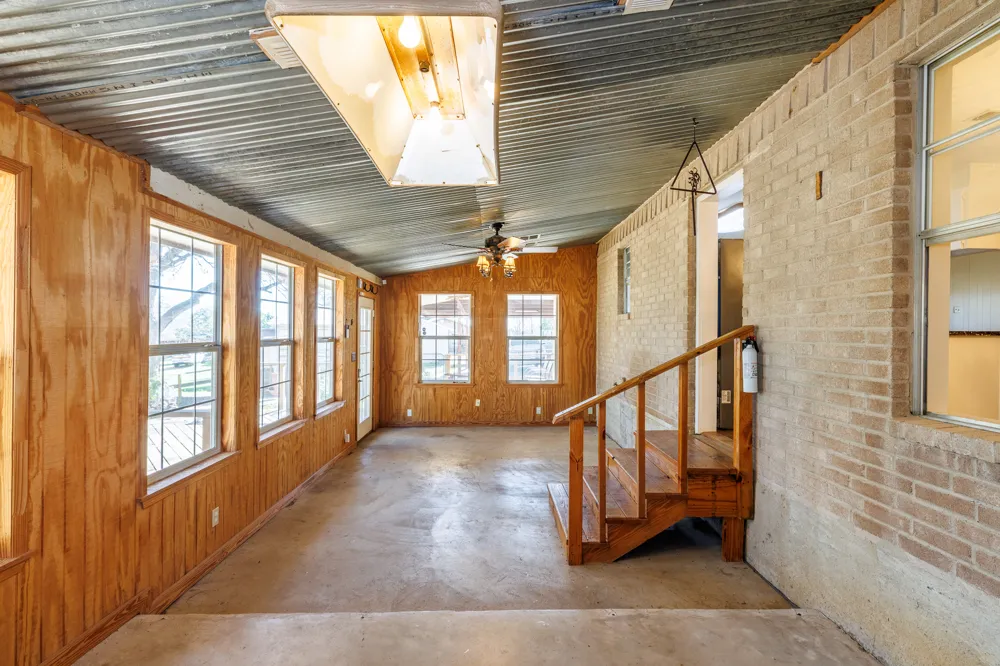 21 N CR 235 Gonzales, TX 78629