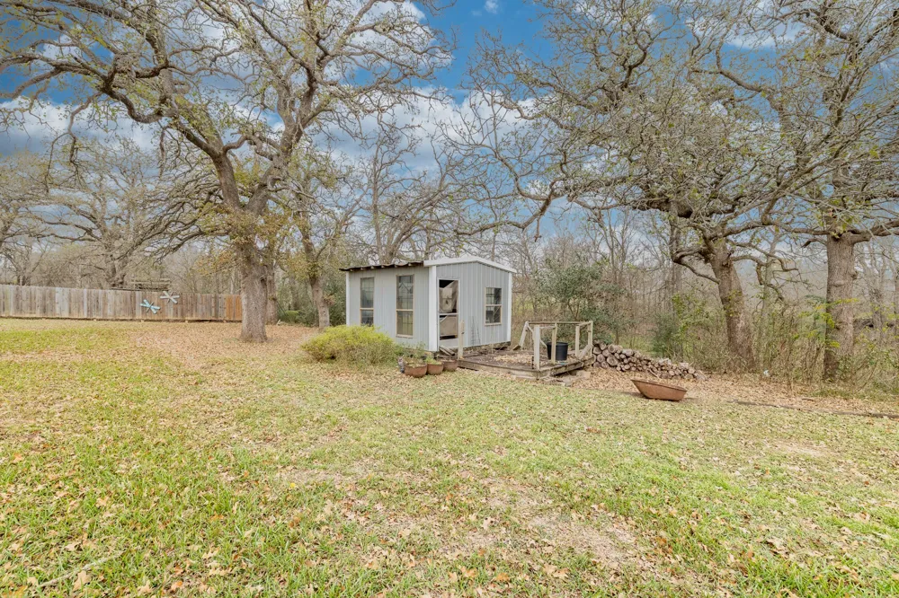 21 N CR 235 Gonzales, TX 78629