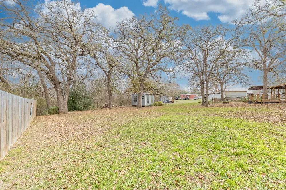 21 N CR 235 Gonzales, TX 78629