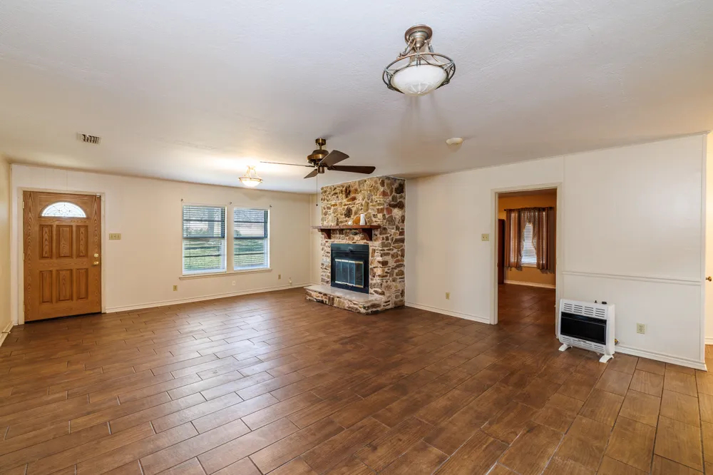 21 N CR 235 Gonzales, TX 78629