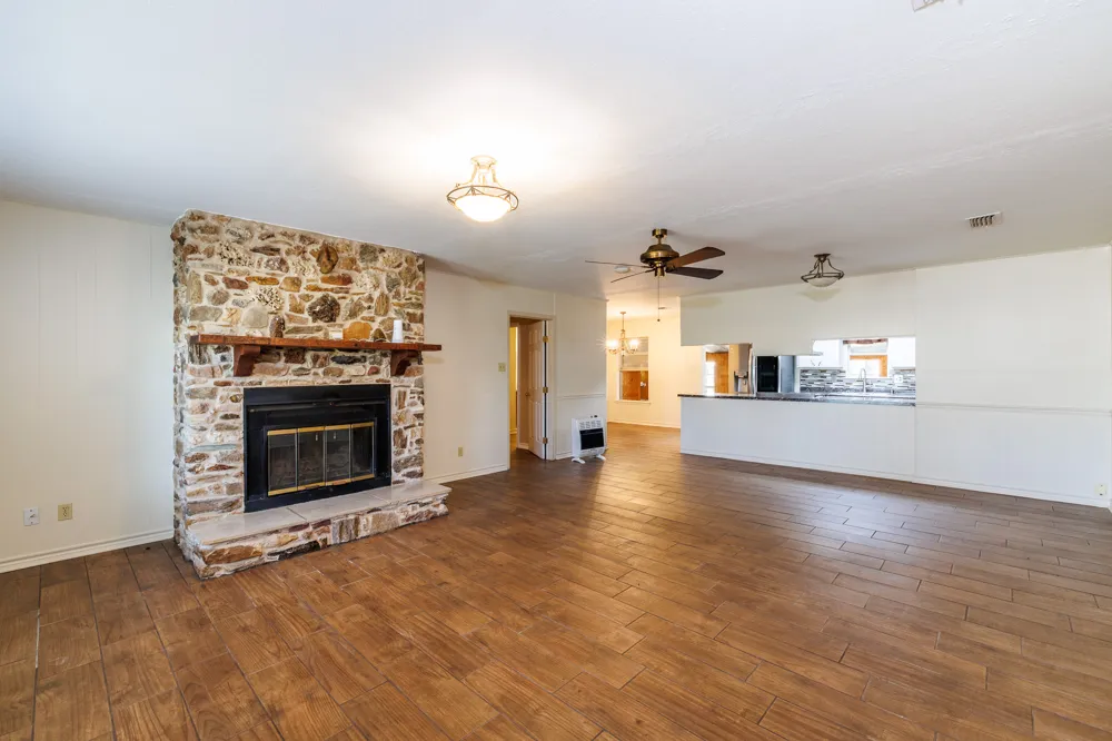 21 N CR 235 Gonzales, TX 78629