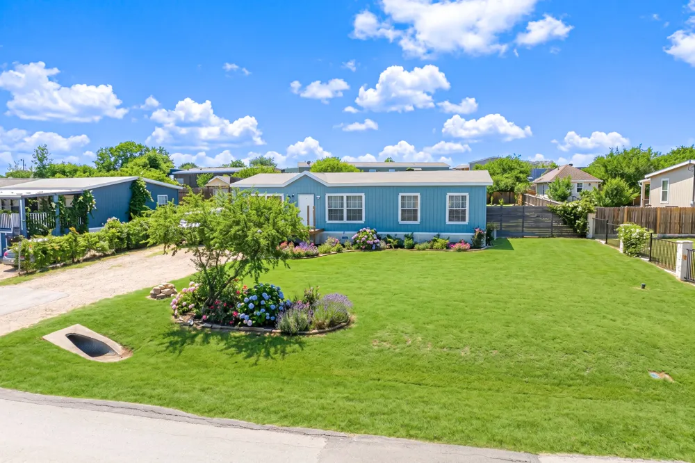 513 Duchess Pass Kyle, TX 78640