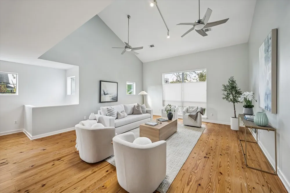 2508 Calumet Street #E