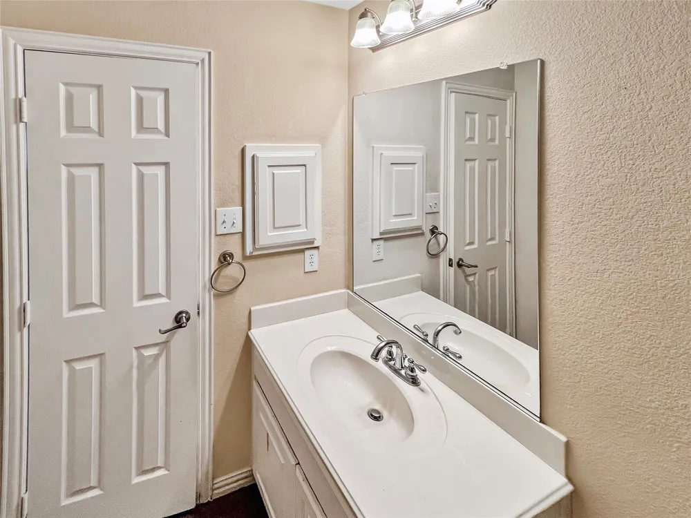 2715 Magellan Grand Prairie, TX 75054