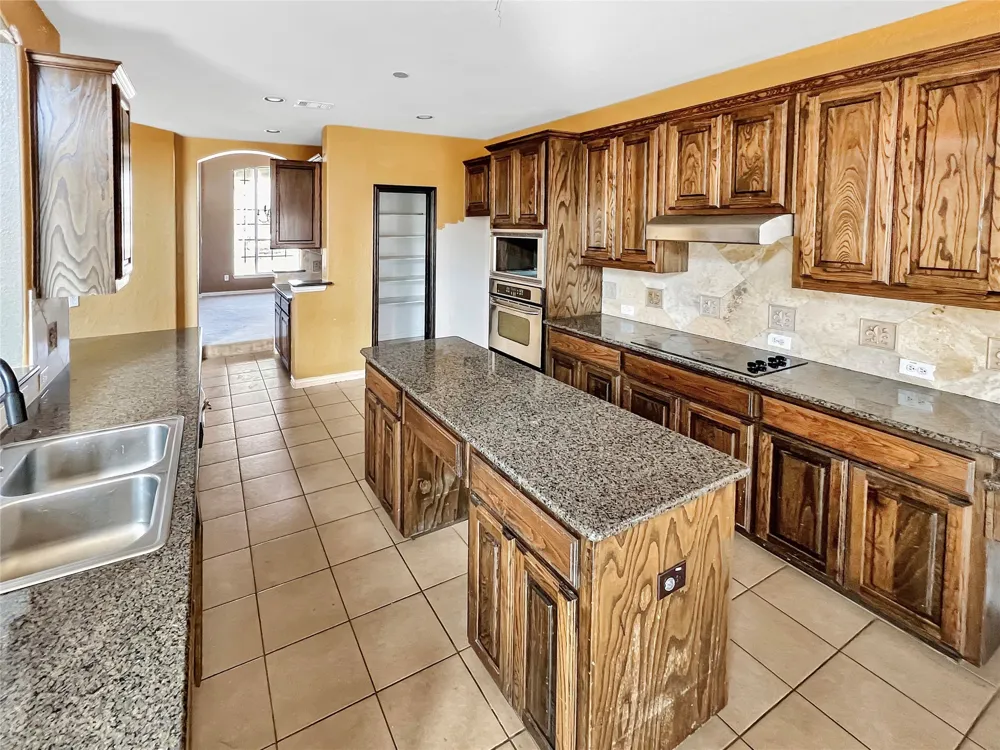 2715 Magellan Grand Prairie, TX 75054