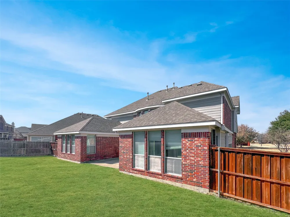 2715 Magellan Grand Prairie, TX 75054