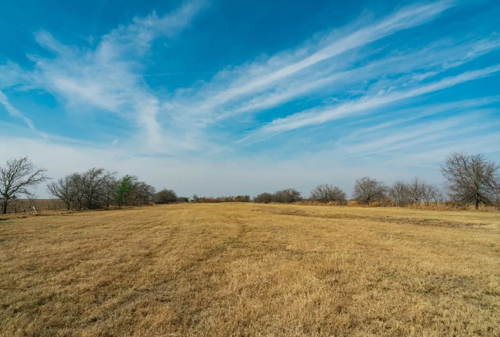 18402 Manda Carlson Road Coupland, TX 78615