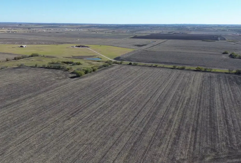 18402 Manda Carlson Road Coupland, TX 78615