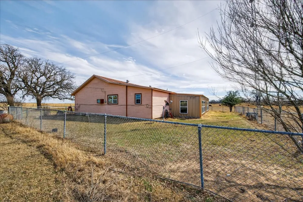 900 Fm 2921 De Leon, TX 76444