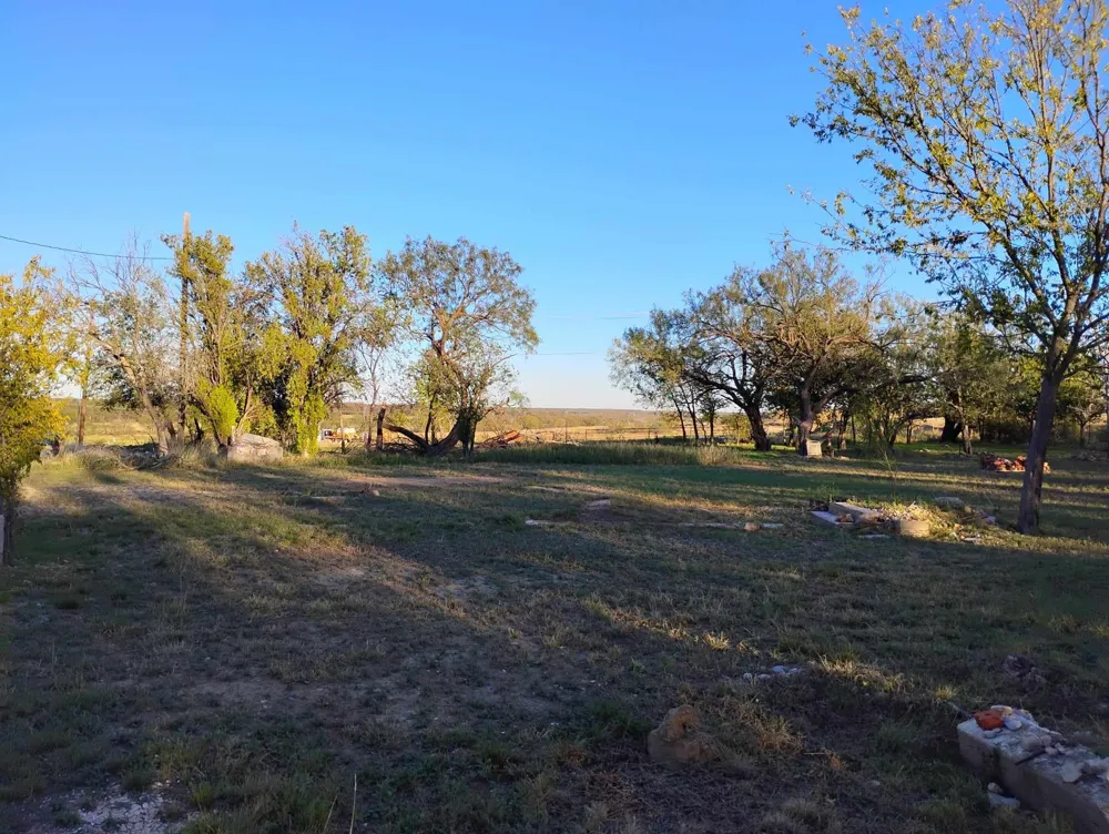 816 E 3RD STREET Coleman, TX 76834
