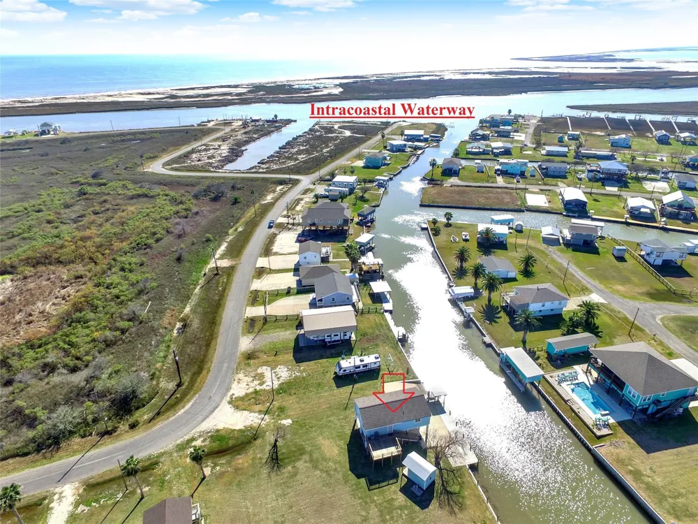 982 County Road 204 Sargent, TX 77414