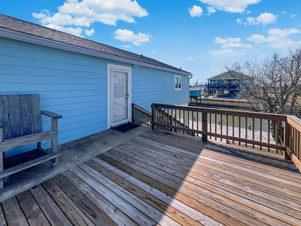 982 County Road 204 Sargent, TX 77414