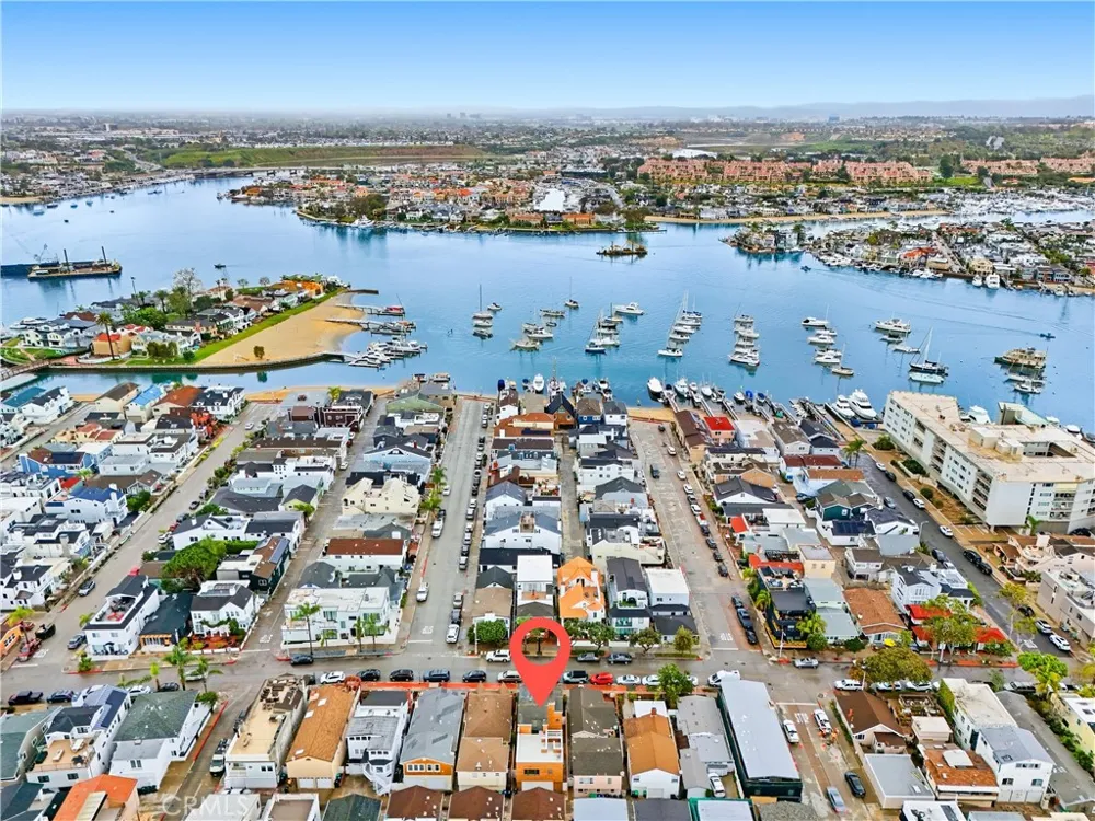 211 E Bay Newport Beach, CA 92661