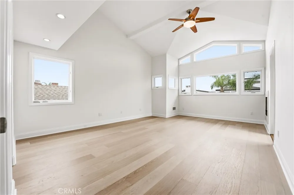 211 E Bay Newport Beach, CA 92661