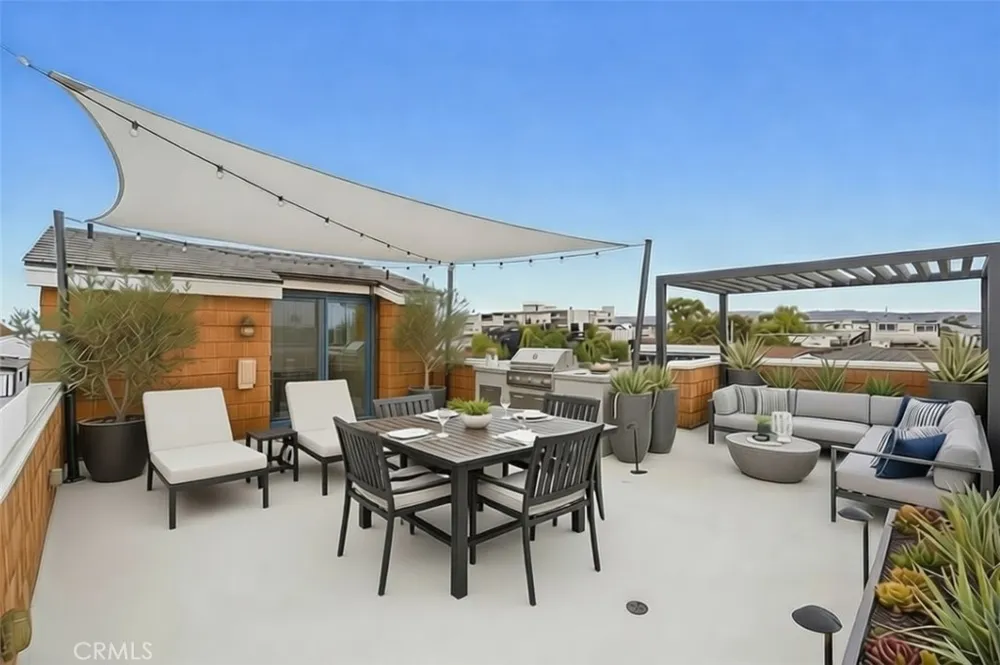 211 E Bay Newport Beach, CA 92661