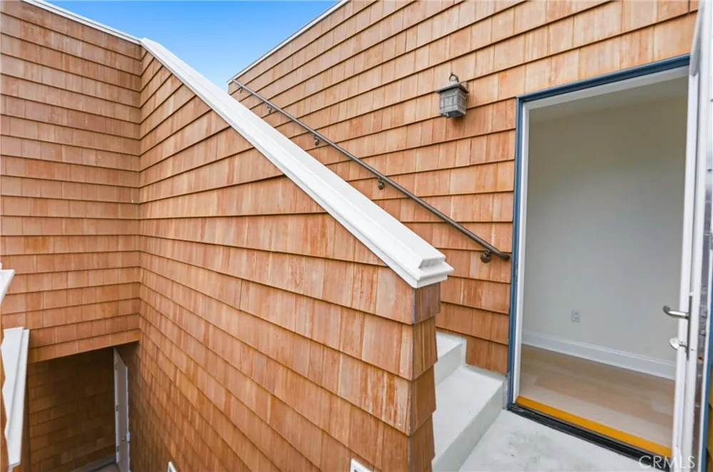 211 E Bay Newport Beach, CA 92661