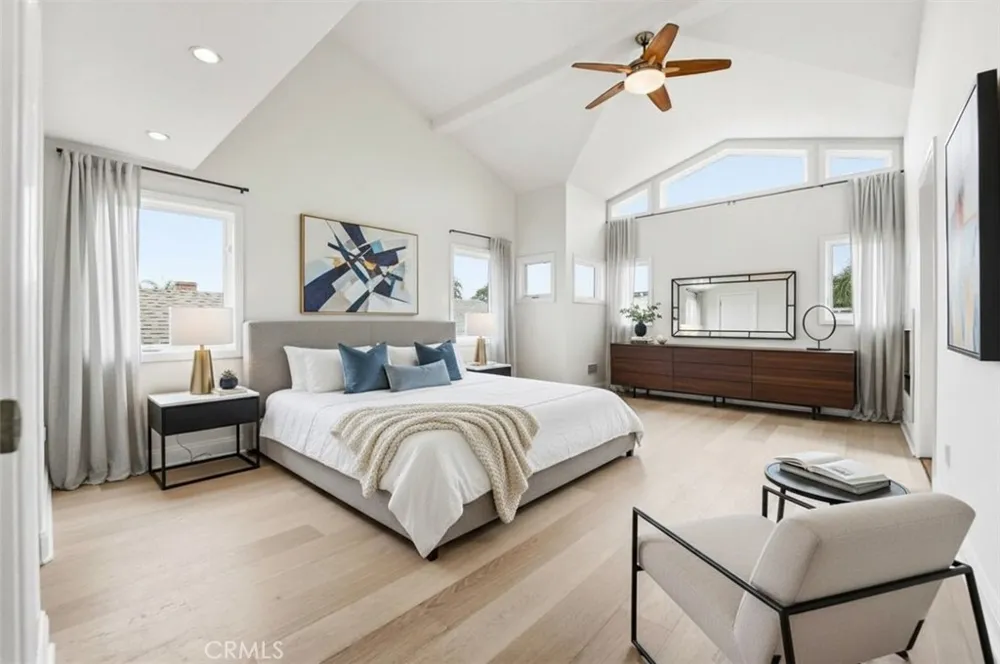 211 E Bay Newport Beach, CA 92661