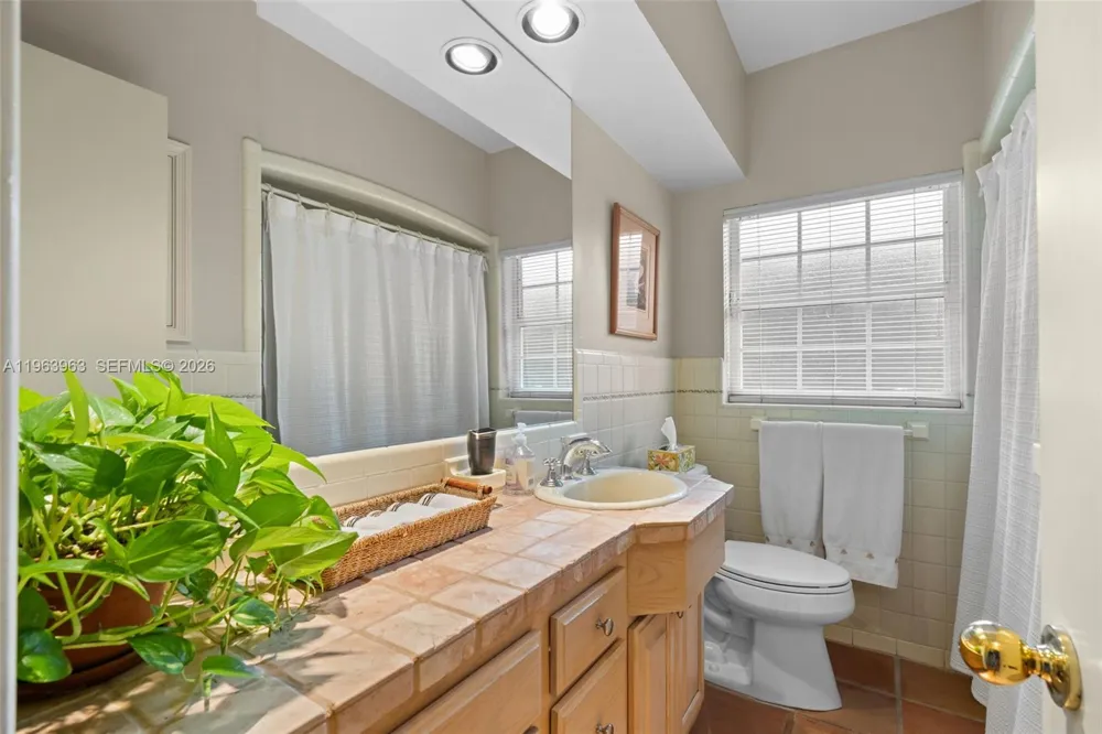 1255 Algardi Ave Coral Gables, FL 33146