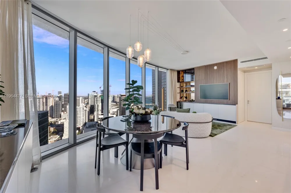 300 Biscayne Boulevard Way #5008W