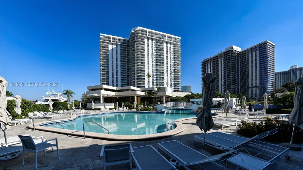 19707 Turnberry Way #20G Aventura, FL 33180