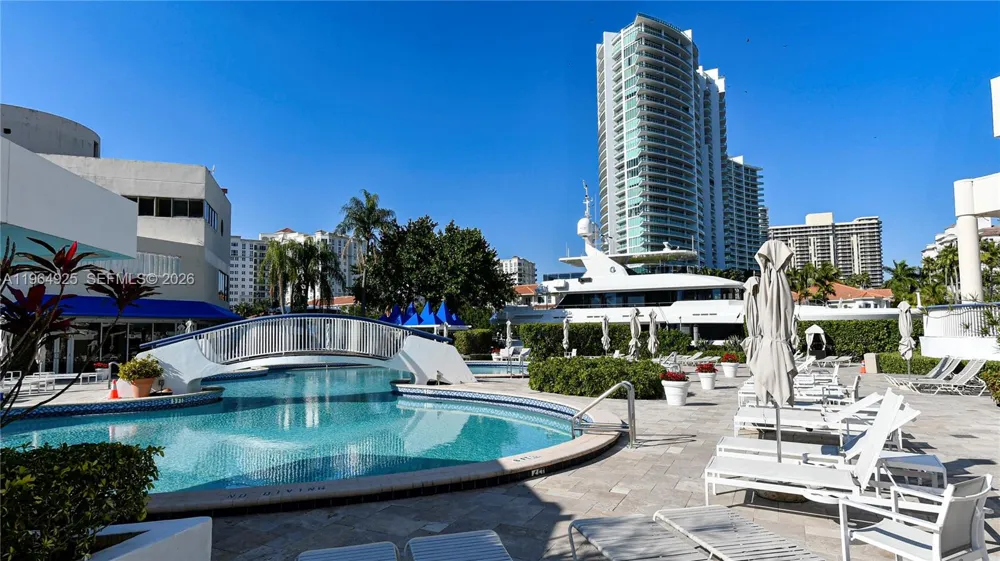 19707 Turnberry Way #20G Aventura, FL 33180