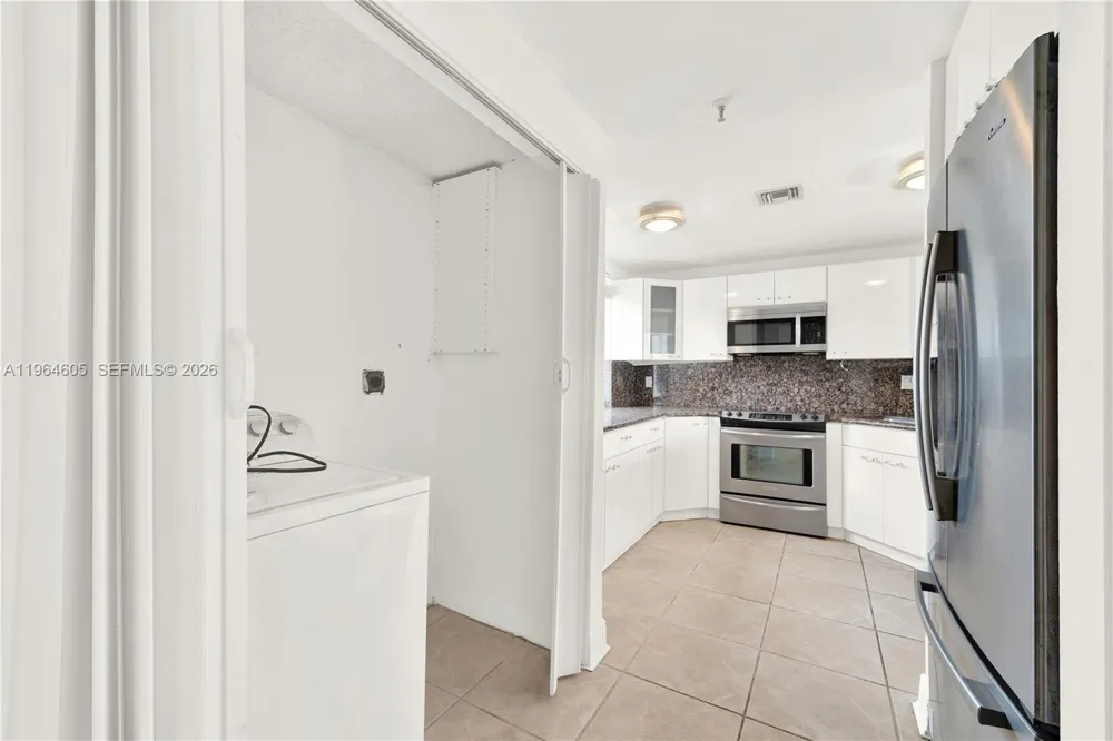 385 Poinciana Dr #1230 Sunny Isles Beach, FL 33160