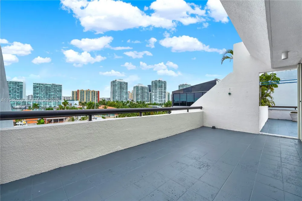 385 Poinciana Dr #1230 Sunny Isles Beach, FL 33160