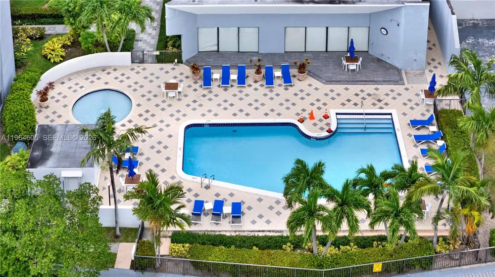 385 Poinciana Dr #1230 Sunny Isles Beach, FL 33160